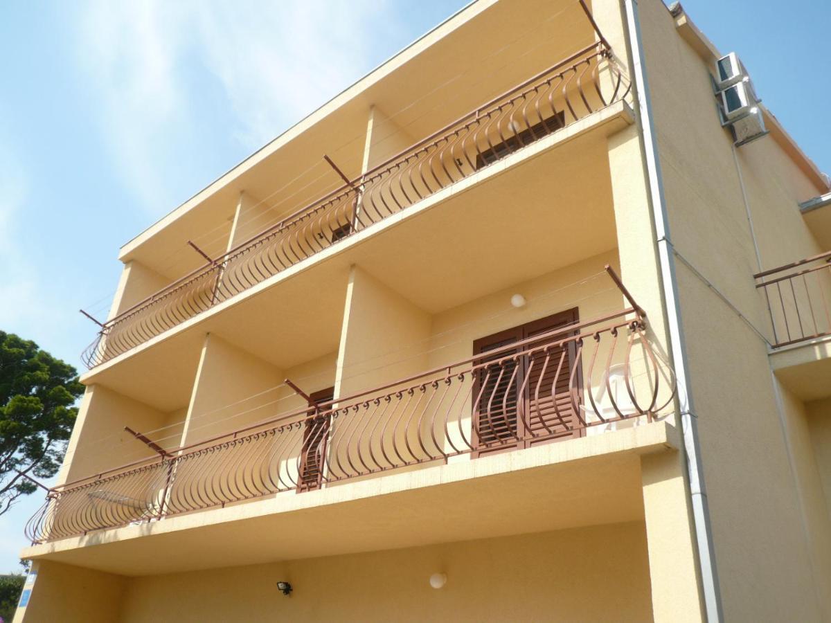 Apartments Saric Makarska Exterior foto
