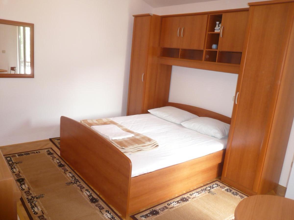 Apartments Saric Makarska Exterior foto